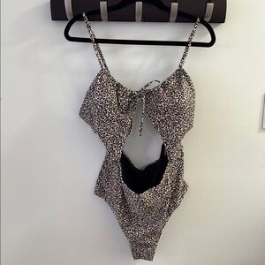 Leopard Print Ninety-Nine Micro Spots Tunnel Cut Out 1 piece bathing suit XXL